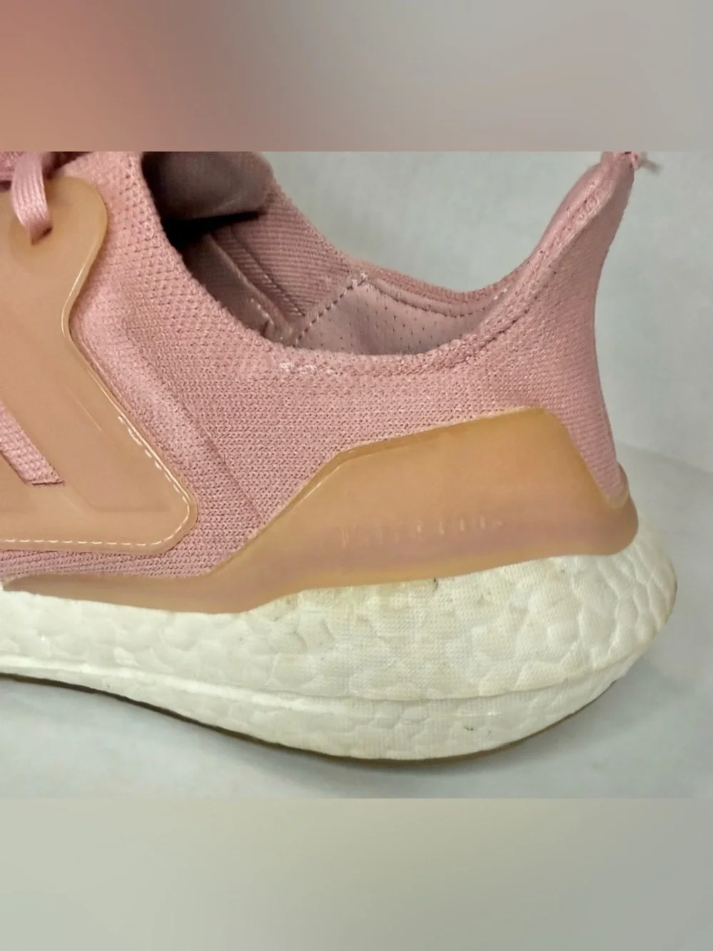 Adidas Women's Ultraboost 22 Running Shoe Wonder Mauve Size 9.5